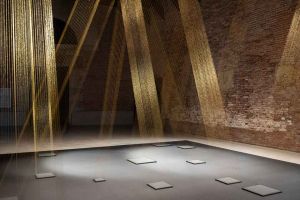 Lygia Pape, Ttéia 1, C, 2003-2017, Pinault Collection, © Projeto Lygia Pape Courtesy of Projeto Lygia Pape. Installation view, Icônes, 2023, Punta della Dogana, Venezia. Ph. Marco Cappelletti e Filippo Rossi © Palazzo Grassi, Pinault Collection Lygia Pape, Ttéia 1, C, 2003-2017, Pinault Collection, © Projeto Lygia Pape Courtesy of Projeto Lygia Pape. Installation view, Icônes, 2023, Punta della Dogana, Venezia. Ph. Marco Cappelletti e Filippo Rossi © Palazzo Grassi, Pinault Collection